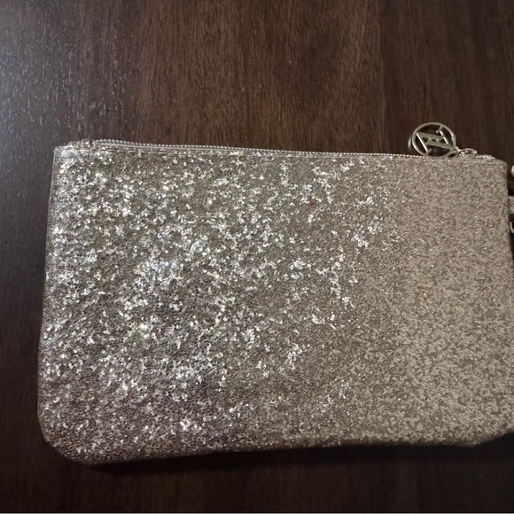 Adrienne Vittadini Charging Wristlet Power Bank Wallet Sparkly Gold iPhone - Picture 4 of 9